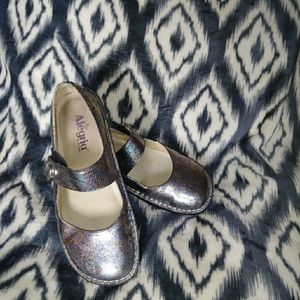 Alegria nursing shoes. Very comfortable shoes.